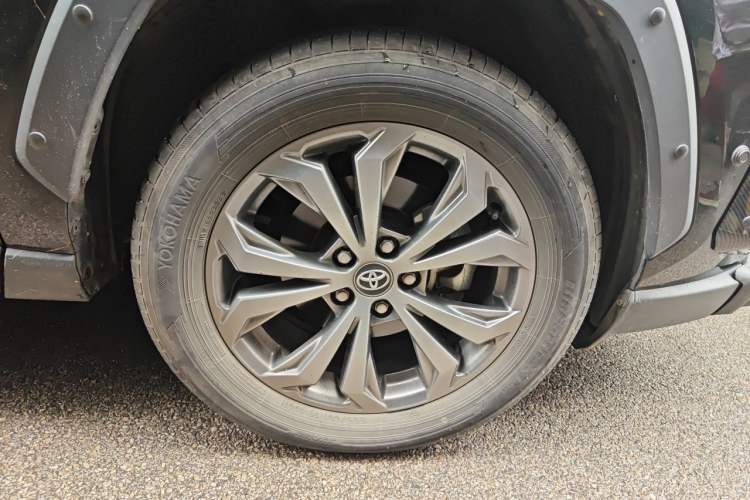 Used Toyota RAV4 2023 2.0L CVT Two-Wheel Drive Fashion Plus Edition Right Front Wheel Hub