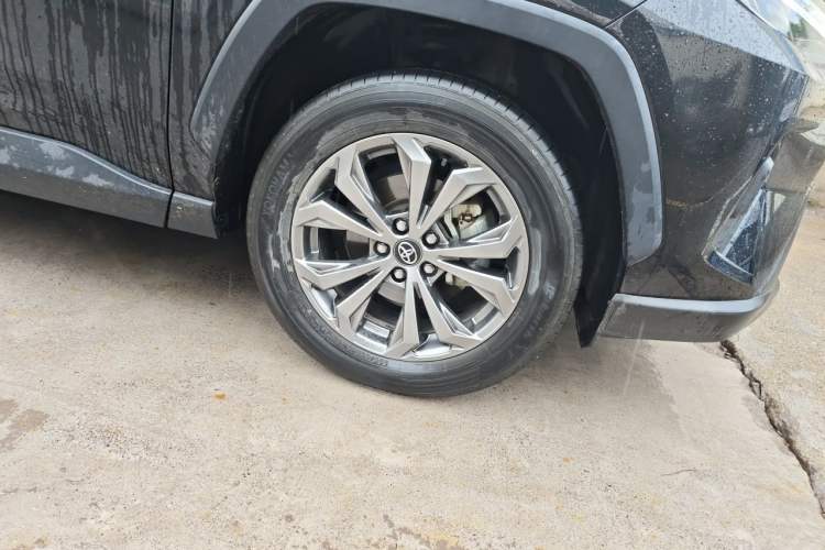 Used Toyota RAV4 2023 2.0L CVT Two-Wheel Drive Fashion Plus Edition Right Front Wheel Hub