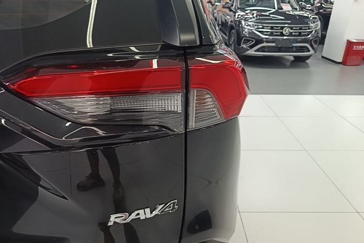 Used Toyota RAV4 2023 2.0L CVT Two-Wheel Drive Urban Edition Right Rear Taillight