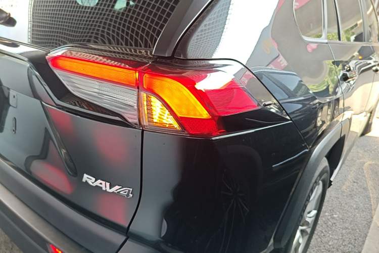 Used Toyota RAV4 2023 2.0L CVT Two-Wheel Drive Urban Edition Right Rear Taillight