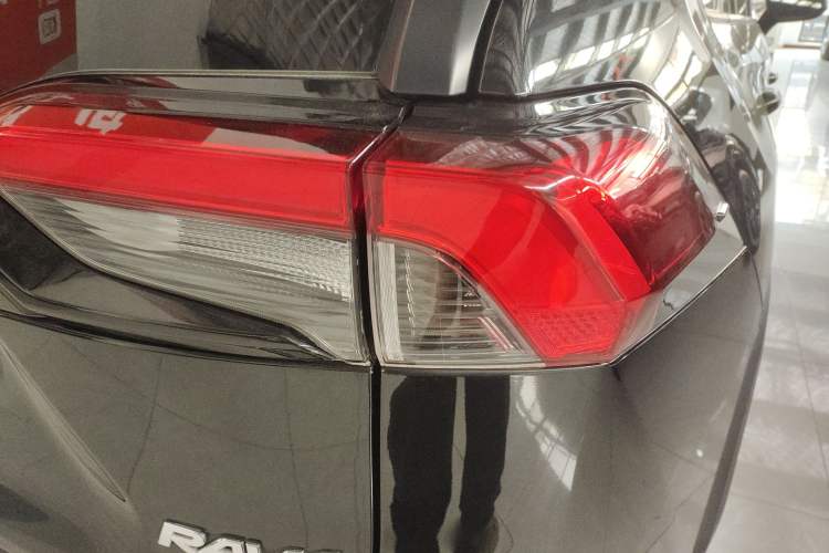 Used Toyota RAV4 2023 2.0L CVT Two-Wheel Drive Fashion Plus Edition Right Rear Taillight