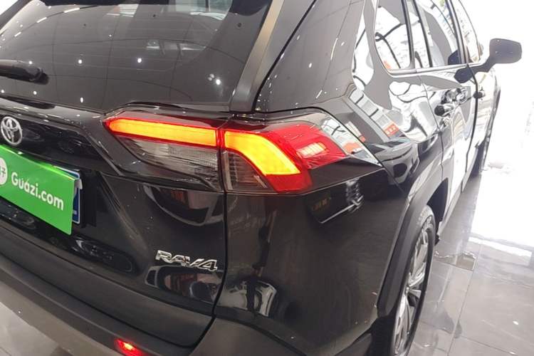 Used Toyota RAV4 2023 2.0L CVT Two-Wheel Drive Fashion Plus Edition Right Rear Taillight