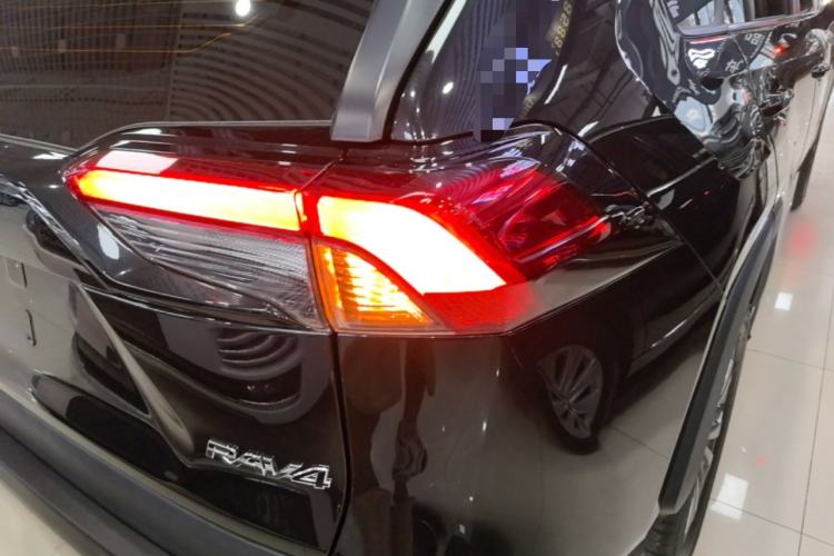 Used Toyota RAV4 2023 2.0L CVT Two-Wheel Drive Fashion Plus Edition Right Rear Taillight