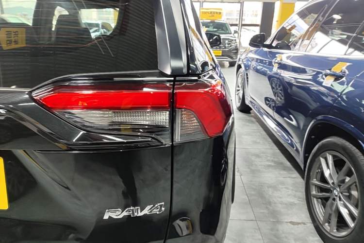 Used Toyota RAV4 2023 2.0L CVT Two-Wheel Drive Fashion Plus Edition Right Rear Taillight
