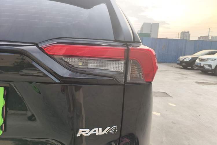 Used Toyota RAV4 2023 2.0L CVT Two-Wheel Drive Urban Edition Right Rear Taillight
