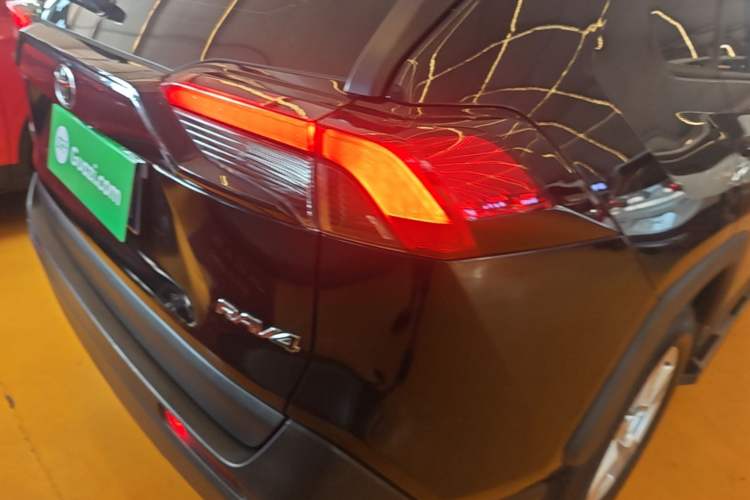 Used Toyota RAV4 2023 2.0L CVT Two-Wheel Drive Urban Edition Right Rear Taillight
