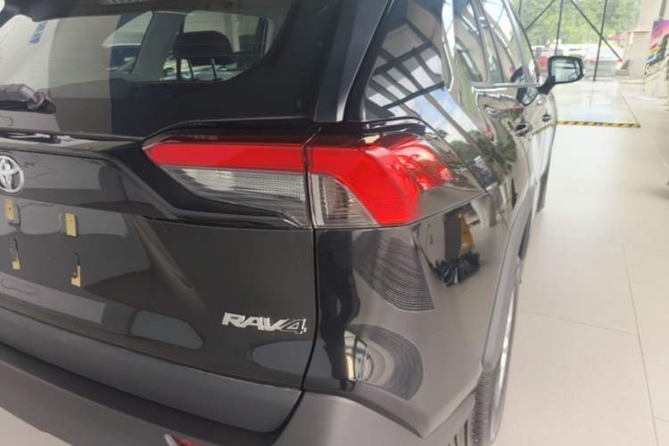 Used Toyota RAV4 2023 2.0L CVT Two-Wheel Drive Urban Edition Right Rear Taillight