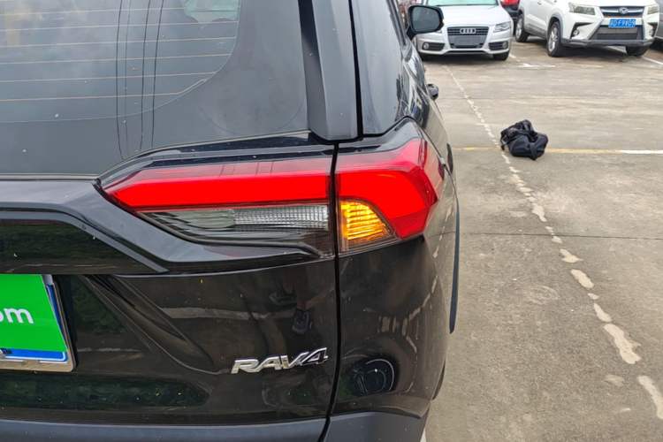 Used Toyota RAV4 2023 2.0L CVT Two-Wheel Drive Fashion Plus Edition Right Rear Taillight