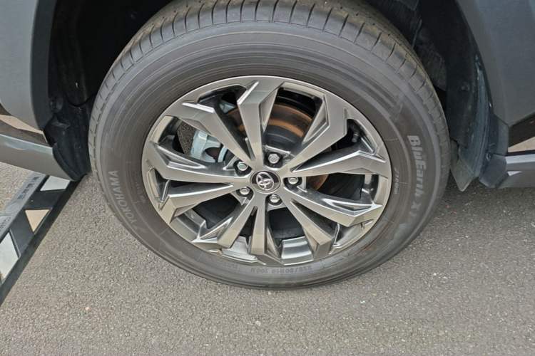Used Toyota RAV4 2023 2.0L CVT Two-Wheel Drive Fashion Edition Right Rear Wheel Hub