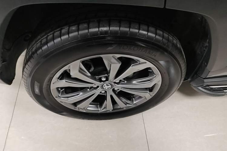 Used Toyota RAV4 2023 2.0L CVT Two-Wheel Drive Fashion Plus Edition Right Rear Wheel Hub