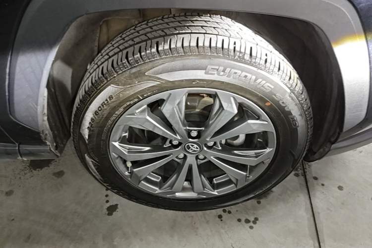 Used Toyota RAV4 2023 2.0L CVT Two-Wheel Drive Fashion Plus Edition Right Rear Wheel Hub