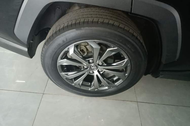 Used Toyota RAV4 2023 2.0L CVT Two-Wheel Drive Fashion Plus Edition Right Rear Wheel Hub