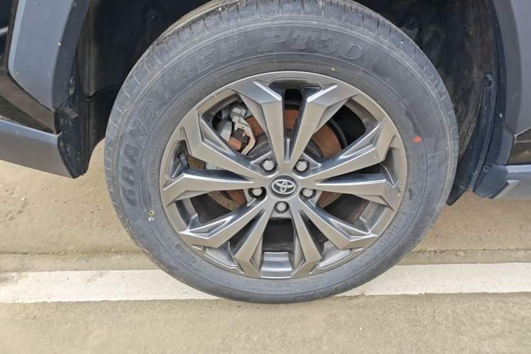Used Toyota RAV4 2023 2.0L CVT Two-Wheel Drive Fashion Plus Edition Right Rear Wheel Hub