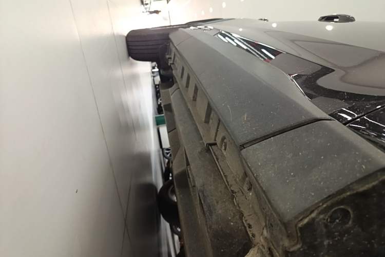 Used Toyota RAV4 2023 2.0L CVT Two-Wheel Drive Urban Edition Right Side Sill