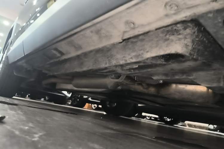 Used Toyota RAV4 2023 Dual-Engine 2.5L E-CVT Two-Wheel Drive Elite Plus Edition Right Side Sill