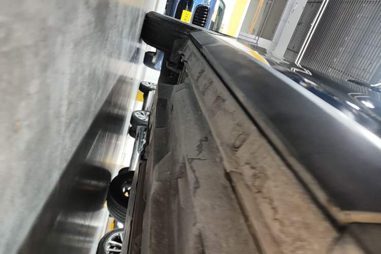 Used Toyota RAV4 2023 2.0L CVT Two-Wheel Drive Fashion Plus Edition Right Side Sill
