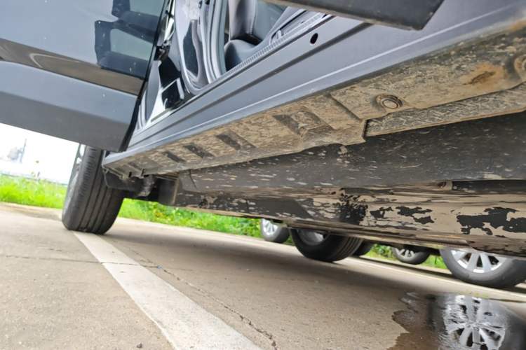 Used Toyota RAV4 2023 2.0L CVT Two-Wheel Drive Fashion Plus Edition Right Side Sill