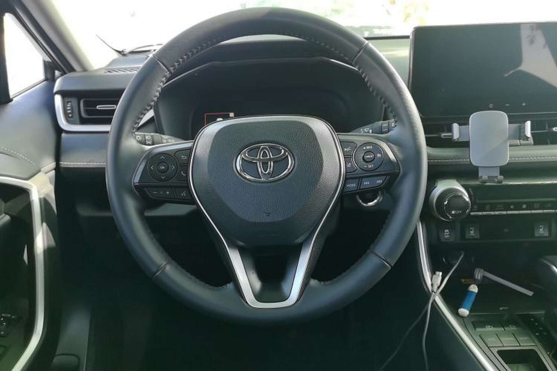 Used Toyota RAV4 2023 2.0L CVT Two-Wheel Drive Fashion Plus Edition Steering Wheel