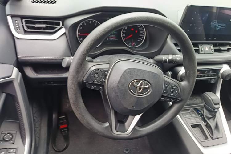 Used Toyota RAV4 2023 2.0L CVT Two-Wheel Drive Urban Edition Steering Wheel