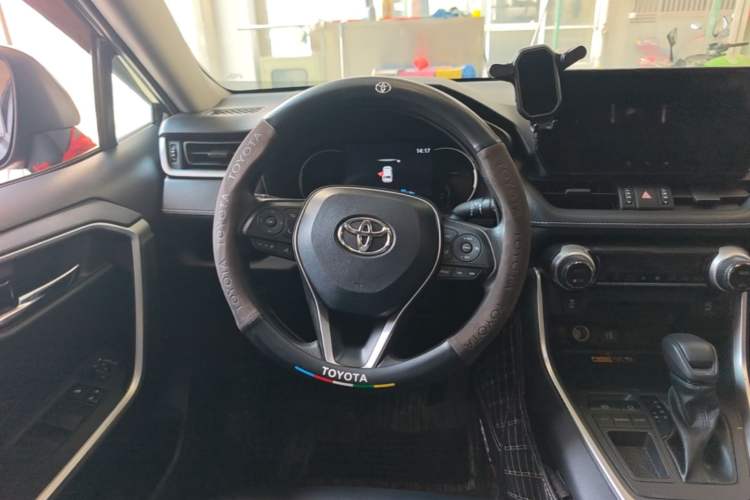Used Toyota RAV4 2023 2.0L CVT Two-Wheel Drive Fashion Edition Steering Wheel