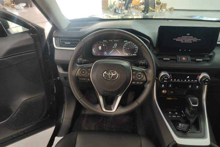 Used Toyota RAV4 2023 2.0L CVT Two-Wheel Drive Fashion Plus Edition Steering Wheel