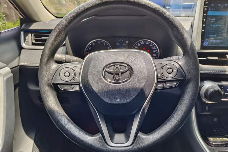 Used Toyota RAV4 2023 2.0L CVT Two-Wheel Drive Urban Edition Steering Wheel