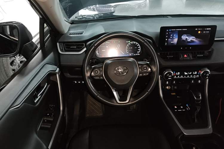 Used Toyota RAV4 2023 2.0L CVT Two-Wheel Drive Fashion Plus Edition Steering Wheel