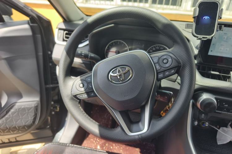 Used Toyota RAV4 2023 2.0L CVT Two-Wheel Drive Urban Edition Steering Wheel