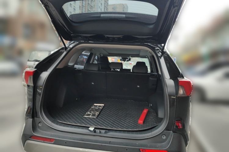 Used Toyota RAV4 2023 2.0L CVT Two-Wheel Drive Fashion Plus Edition Trunk