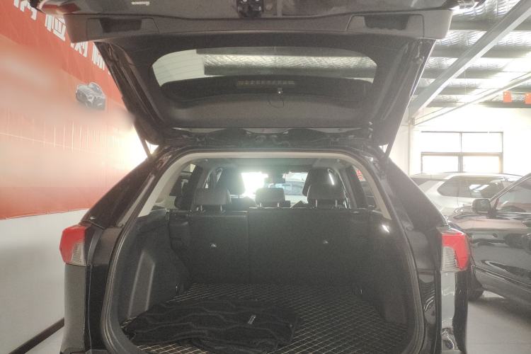 Used Toyota RAV4 2023 2.0L CVT Two-Wheel Drive Fashion Plus Edition Trunk