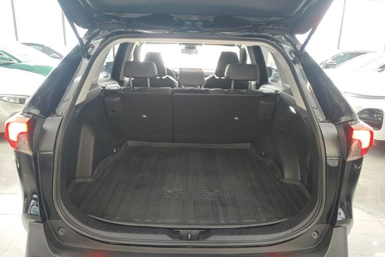 Used Toyota RAV4 2023 2.0L CVT Two-Wheel Drive Fashion Plus Edition Trunk