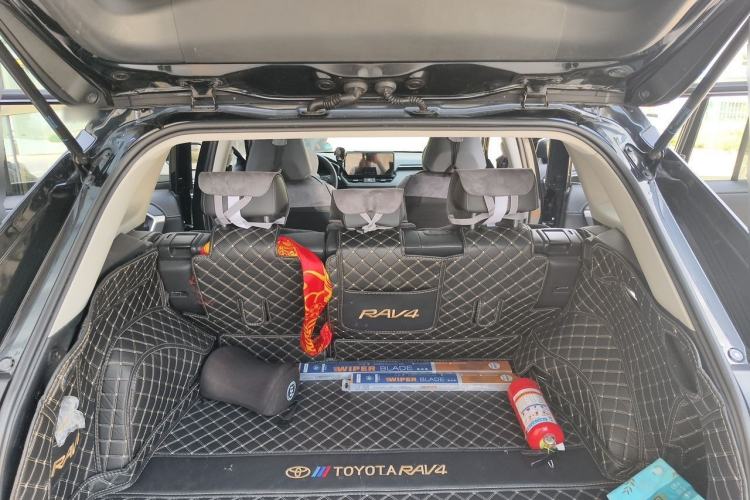 Used Toyota RAV4 2023 2.0L CVT Two-Wheel Drive Fashion Plus Edition Trunk