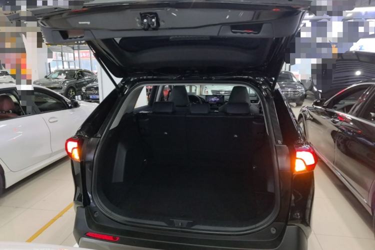 Used Toyota RAV4 2023 2.0L CVT Two-Wheel Drive Fashion Plus Edition Trunk