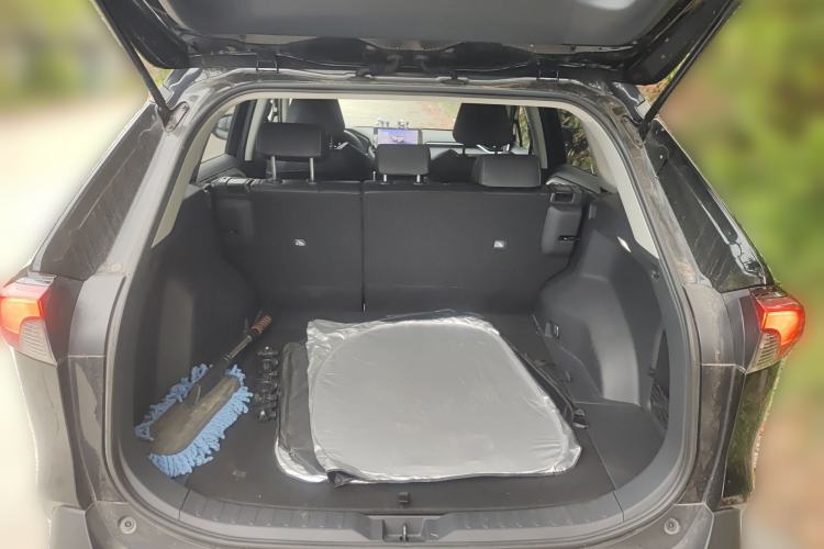 Used Toyota RAV4 2023 2.0L CVT Two-Wheel Drive Fashion Plus Edition Trunk
