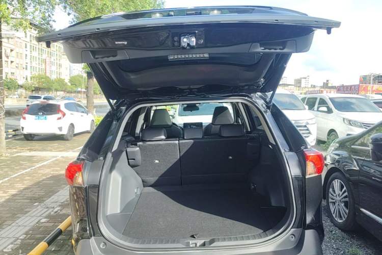 Used Toyota RAV4 2023 2.0L CVT Two-Wheel Drive Fashion Plus Edition Trunk