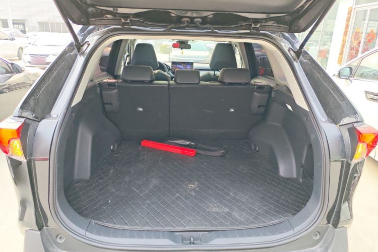 Used Toyota RAV4 2023 2.0L CVT Two-Wheel Drive Fashion Plus Edition Trunk