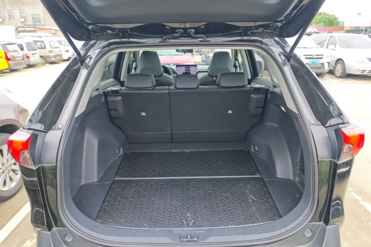 Used Toyota RAV4 2023 2.0L CVT Two-Wheel Drive Fashion Plus Edition Trunk