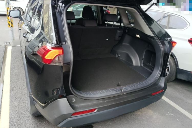 Used Toyota RAV4 2023 Dual-Motor 2.5L E-CVT Two-Wheel Drive Elite Edition Trunk