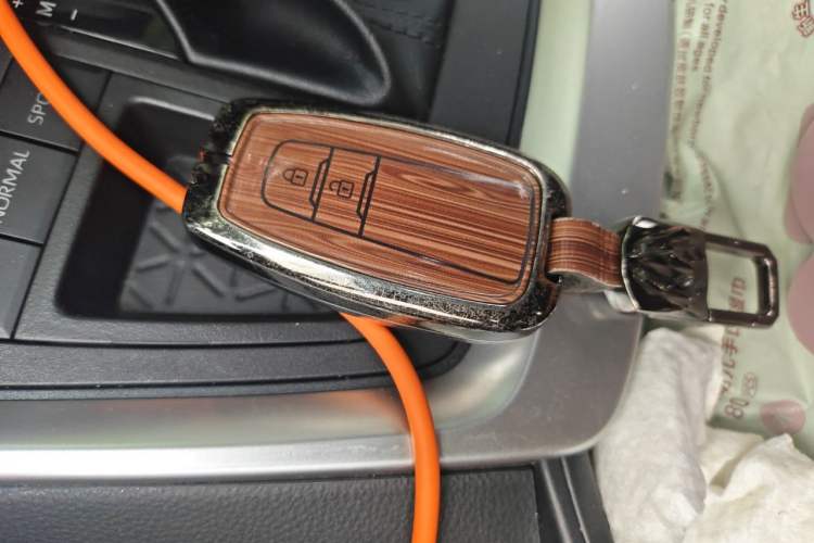 Used Toyota RAV4 2023 2.0L CVT Two-Wheel Drive Fashion Edition Vehicle Key