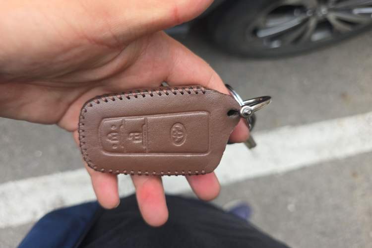 Used Toyota RAV4 2023 2.0L CVT Two-Wheel Drive Fashion Plus Edition Vehicle Key