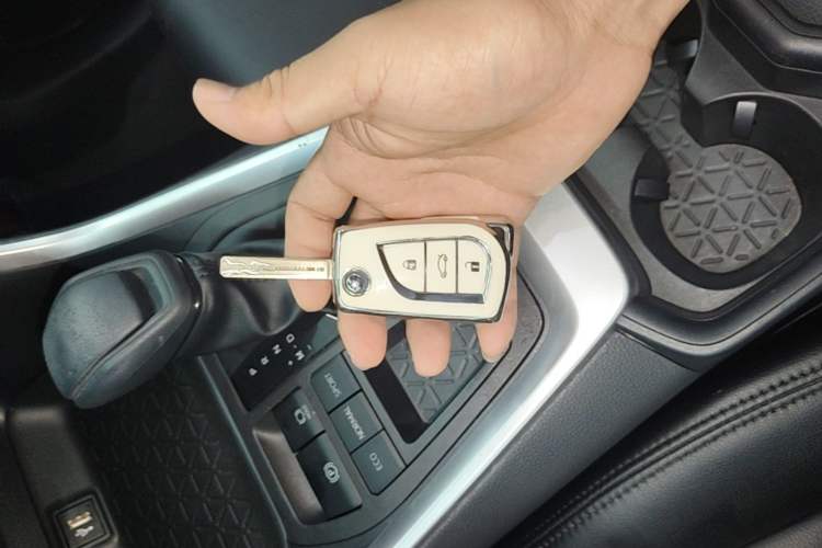 Used Toyota RAV4 2023 2.0L CVT Two-Wheel Drive Urban Edition Vehicle Key