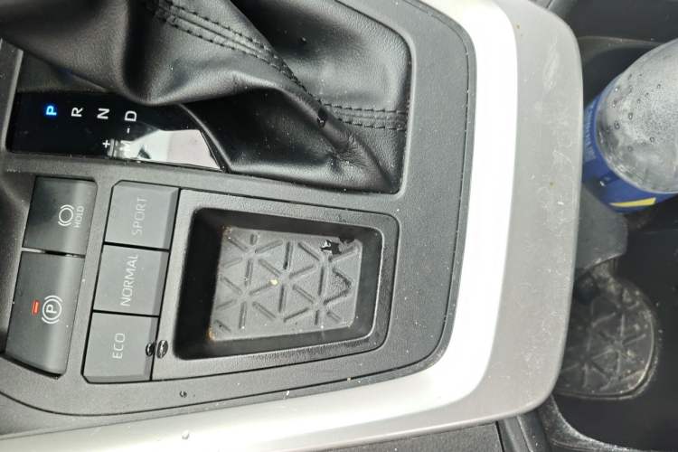 Used Toyota RAV4 2023 2.0L CVT Two-Wheel Drive Fashion Plus Edition Vehicle Key