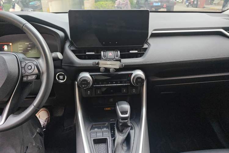Used Toyota RAV4 2023 2.0L CVT Two-Wheel Drive Fashion Plus Edition Audio And AC Panel