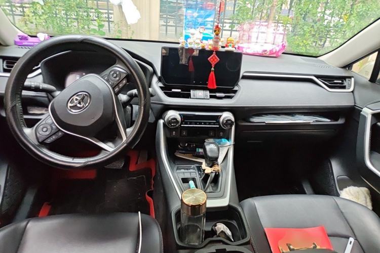Used Toyota RAV4 2023 2.0L CVT Two-Wheel Drive Fashion Plus Edition Center Console