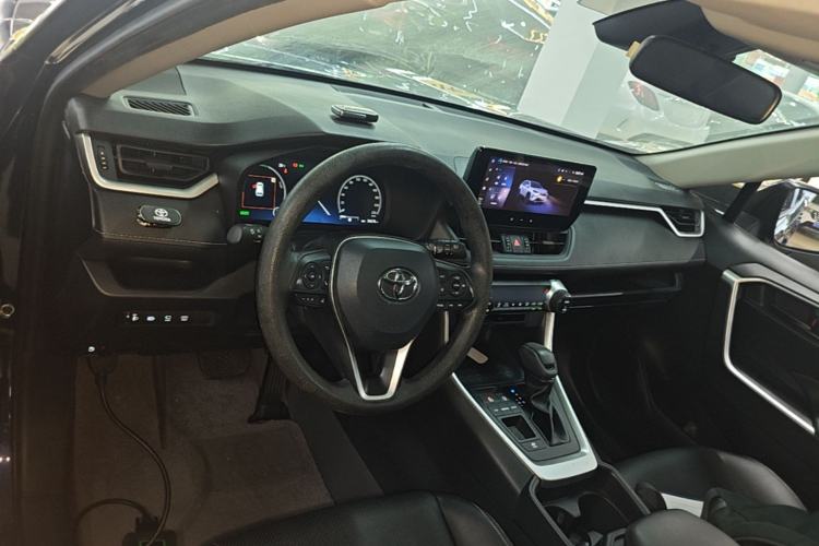 Used Toyota RAV4 2023 Dual-Motor 2.5L E-CVT Two-Wheel Drive Elite Edition Center Console