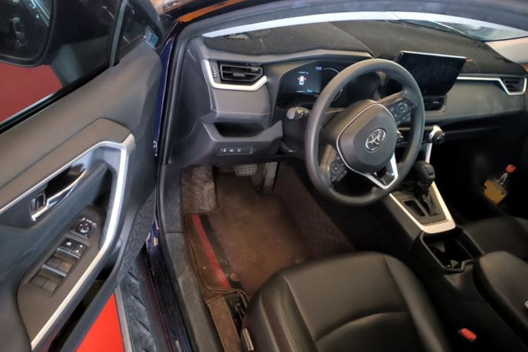 Used Toyota RAV4 2023 2.0L CVT Two-Wheel Drive Fashion Edition Driver Seat
