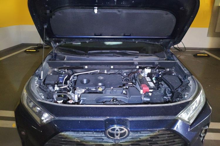 Used Toyota RAV4 2023 2.0L CVT Two-Wheel Drive Fashion Edition Engine Bay