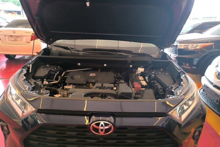 Used Toyota RAV4 2023 2.0L CVT Two-Wheel Drive Fashion Edition Engine Bay