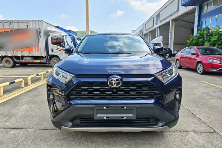 Used Toyota RAV4 2023 2.0L CVT Two-Wheel Drive Fashion Edition Exterior 3