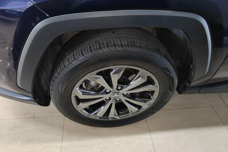 Used Toyota RAV4 2023 Dual-Motor 2.5L E-CVT Two-Wheel Drive Elite Edition Exterior 4